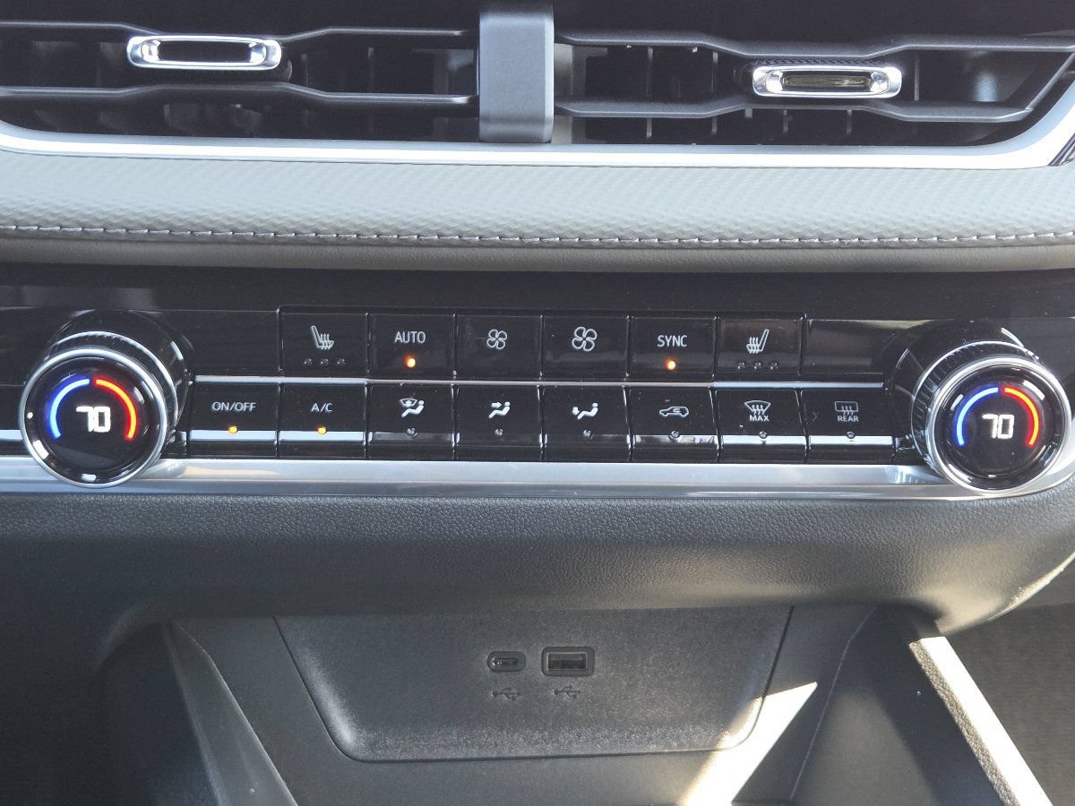 New 2027 Chevrolet Equinox LT w/ Convenience Package II FWD image 36