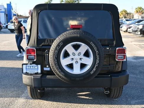 Used 2018 Jeep Wrangler Unlimited Sport S image 4