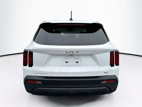 Certified 2023 Kia Sorento LX AWD/4WD image 6