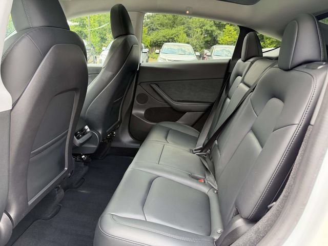 Used 2022 Tesla Model Y Long Range AWD/4WD image 13