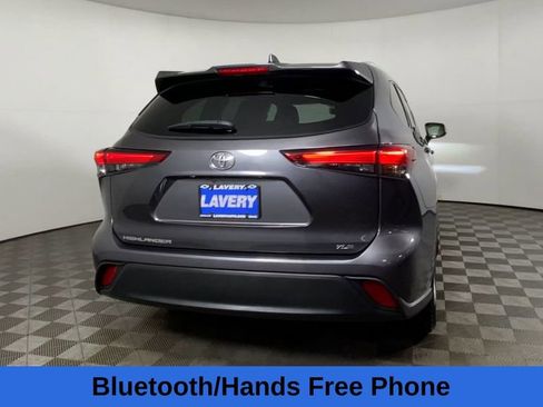 Used 2022 Toyota Highlander XLE image 9