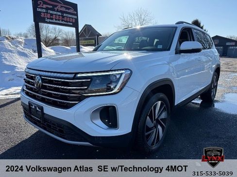 Used 2024 Volkswagen Atlas SE image 1
