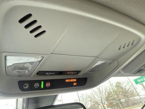 Used 2016 Chevrolet Malibu LT image 32