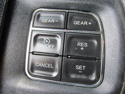 Used 2014 RAM 1500 Classic SLT AWD/4WD image 14