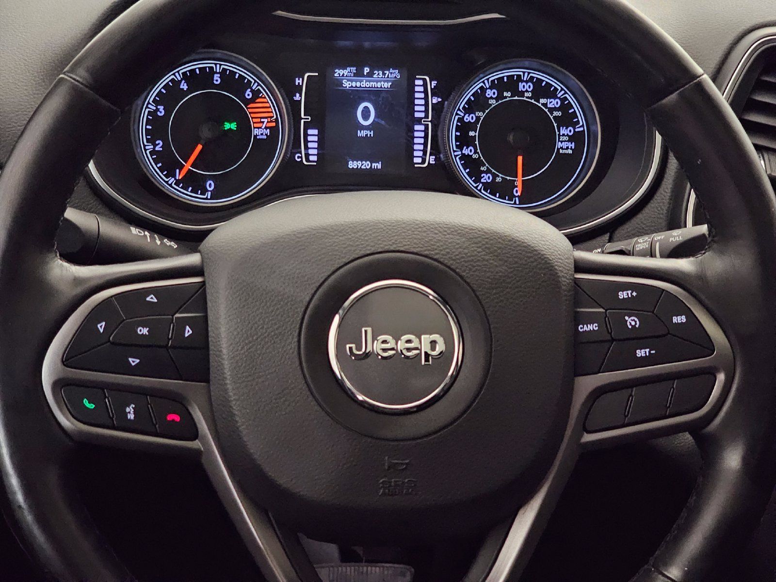 Used 2020 Jeep Cherokee Latitude Plus w/ Comfort/Convenience Group AWD/4WD image 12