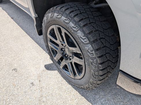 Used 2024 Chevrolet Silverado 1500 LT Trail Boss w/ Convenience Package II image 9