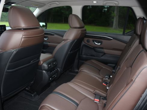 Used 2023 Honda Pilot Elite image 17