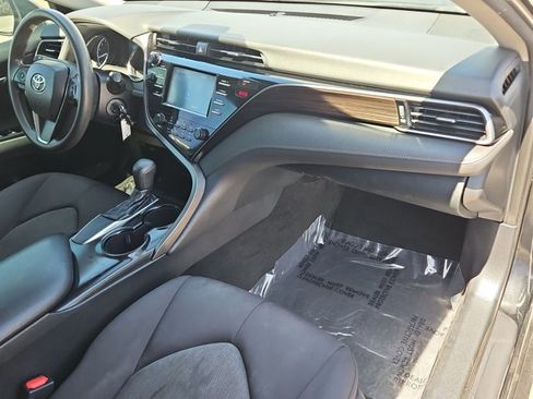 Used 2019 Toyota Camry LE w/ Carpet Mat Package FWD image 20