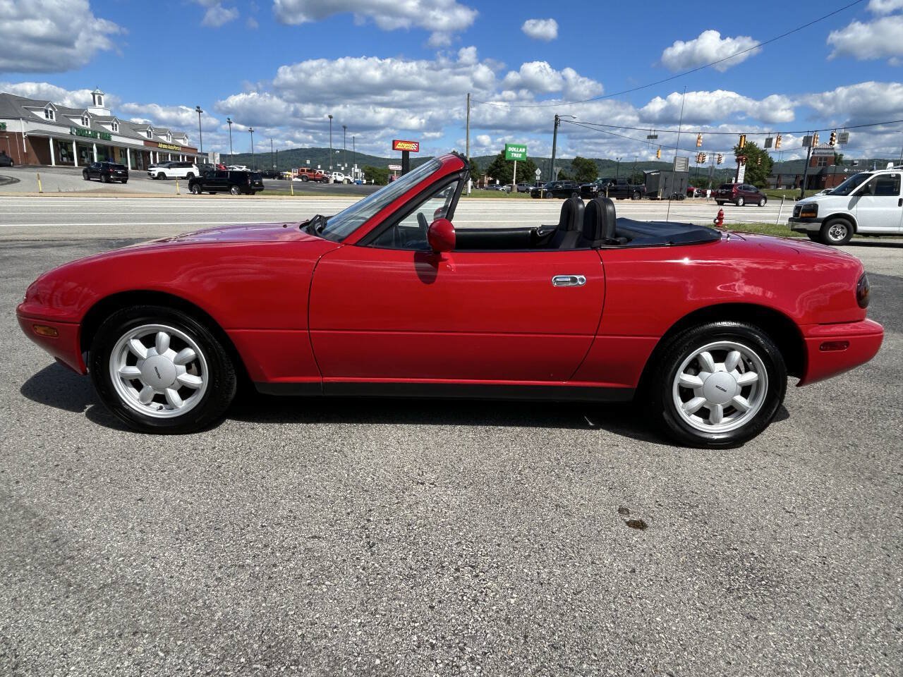 Used 1991 MAZDA MX-5 Miata RWD image 9