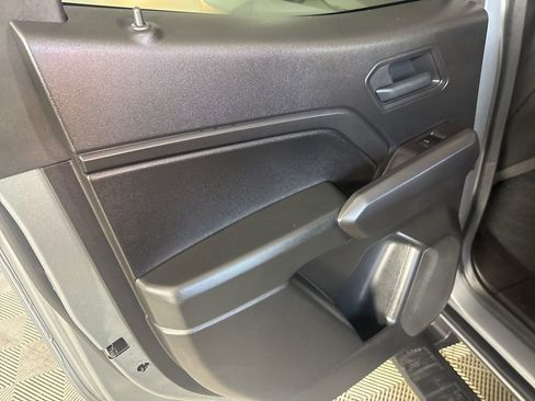 Used 2025 Chevrolet Colorado W/T w/ WT Custom Package image 19