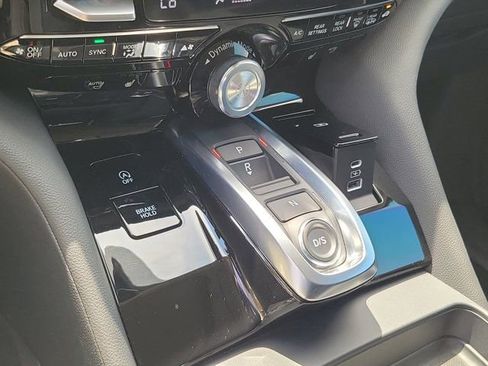 Used 2025 Acura MDX SH-AWD image 33