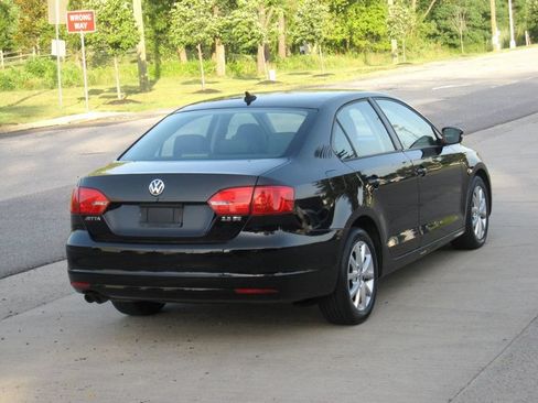 Used 2012 Volkswagen Jetta SE FWD image 12