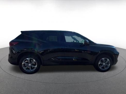 Used 2025 Chevrolet Blazer LT FWD image 16