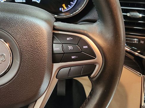 Used 2019 Jeep Grand Cherokee Limited image 50