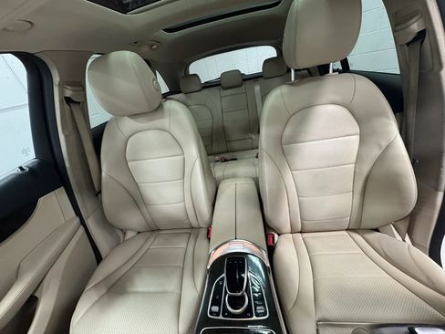Used 2018 Mercedes-Benz GLC 300 4MATIC image 31