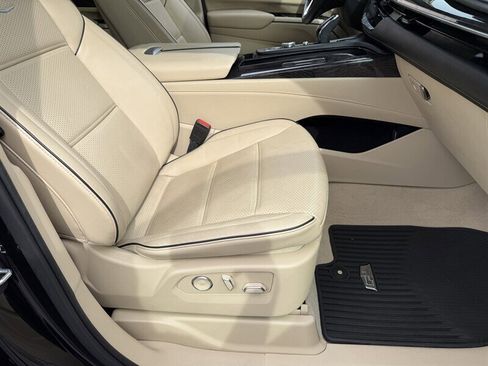 Used 2021 Cadillac Escalade Premium Luxury image 33