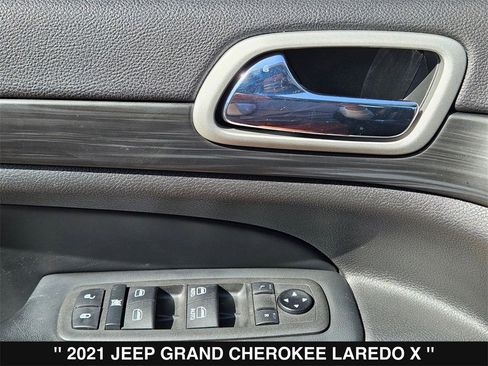 Used 2021 Jeep Grand Cherokee Laredo X image 15