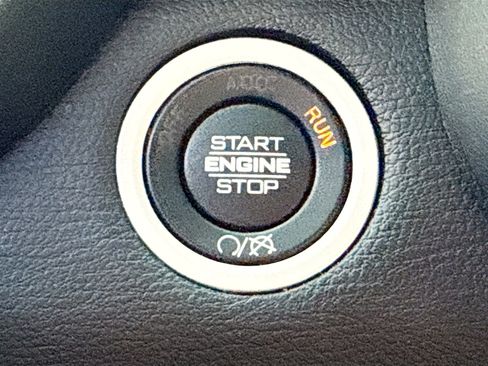 Used 2024 RAM 3500 Big Horn image 33