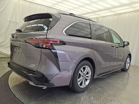 Certified 2021 Toyota Sienna XSE w/ XSE Plus Package AWD/4WD image 29