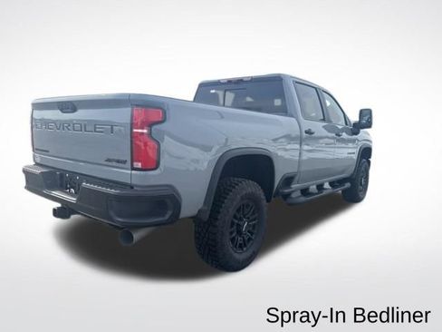 Used 2025 Chevrolet Silverado 2500 ZR2 w/ Technology Package image 7