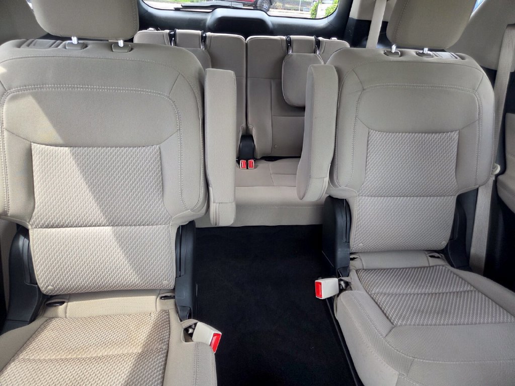 Used 2023 Ford Explorer XLT RWD image 31