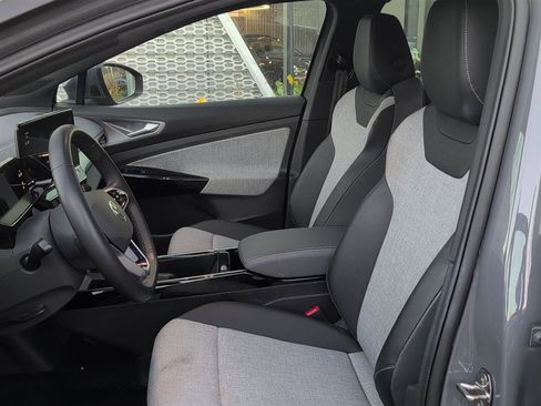 Used 2023 Volkswagen ID.4 Pro image 9