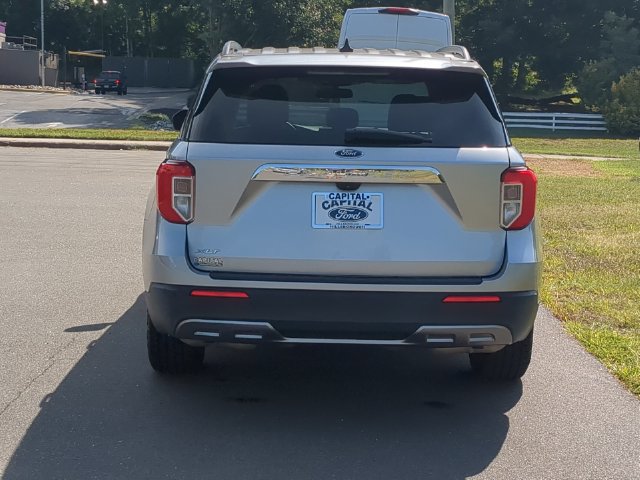 Used 2022 Ford Explorer XLT w/ Equipment Group 202A RWD image 12