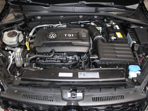 Used 2018 Volkswagen GTI S FWD image 34