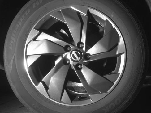 Used 2025 Nissan Rogue SV image 15