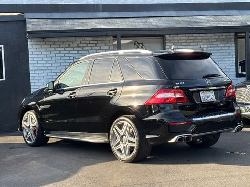 Used 2012 Mercedes-Benz ML 63 AMG 4MATIC w/ AMG Performance Pkg image 19