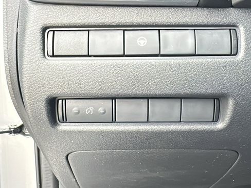 Certified 2022 Nissan Rogue SV image 13