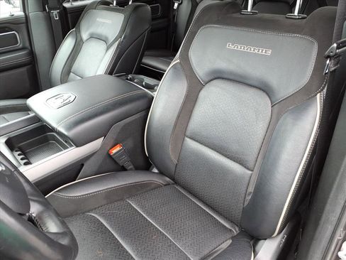 Used 2022 RAM 1500 Laramie AWD/4WD image 18