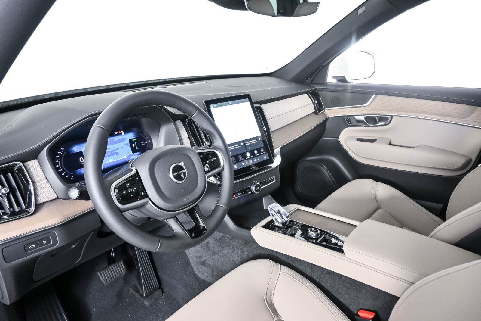 New 2026 Volvo XC90 T8 Core w/ Protection Package Premier AWD/4WD image 4
