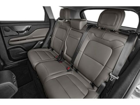 Certified 2025 Lincoln Corsair FWD image 12