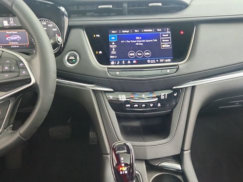 Certified 2023 Cadillac XT5 Premium Luxury w/ LPO, Floor Liner Package FWD image 21