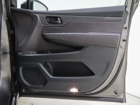 Used 2023 Honda Odyssey EX-L image 37