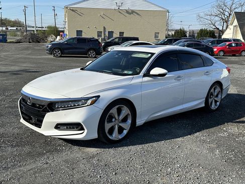 Used 2018 Honda Accord Touring image 4