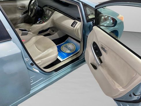 Used 2013 Toyota Prius Two image 17