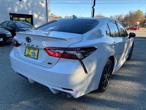 Used 2023 Toyota Camry SE image 4