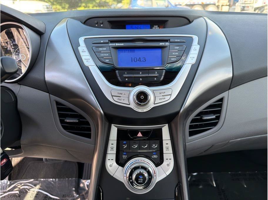 Used 2012 Hyundai Elantra Limited FWD image 15