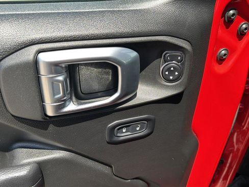 Used 2022 Jeep Gladiator Rubicon w/ Cold Weather Group AWD/4WD image 20