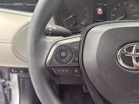 Used 2025 Toyota Corolla Cross L FWD image 20