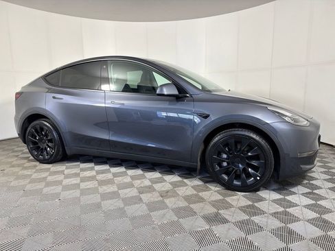 Used 2023 Tesla Model Y Long Range AWD/4WD image 9