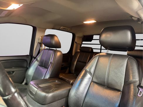 Used 2011 GMC Sierra 2500 SLT w/ SLT Convenience Package AWD/4WD image 35