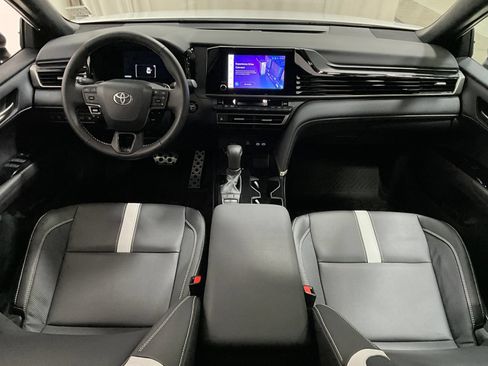 Used 2026 Toyota Camry SE FWD image 15