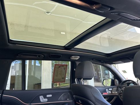 Used 2023 Mercedes-Benz Maybach GLS 600 4MATIC image 36