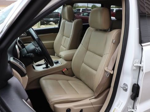 Used 2014 Jeep Grand Cherokee Limited AWD/4WD image 14