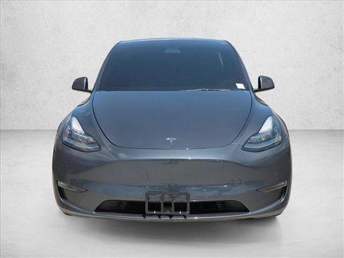 Used 2022 Tesla Model Y Long Range AWD/4WD image 2