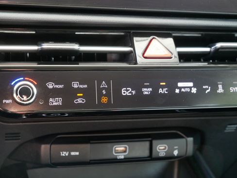 Certified 2024 Kia Niro Wind w/ Wind Preserve Package FWD image 23