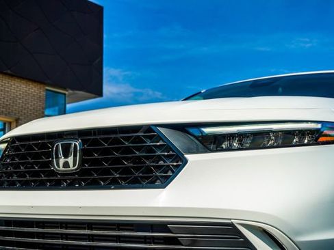 Used 2023 Honda Accord EX image 2